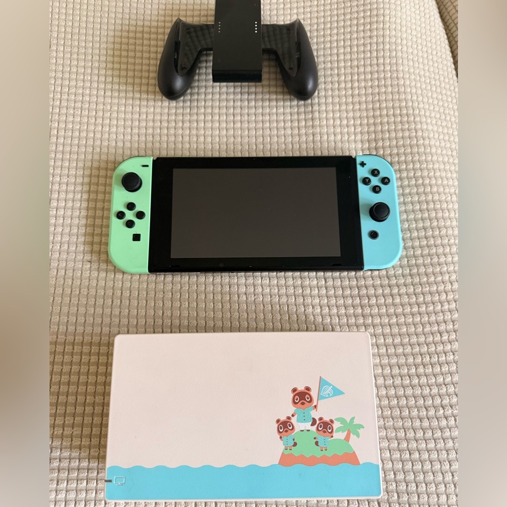 Nintendo Switch Console ANIMAL CROSSING EDITION 32g - Turquoise and Black